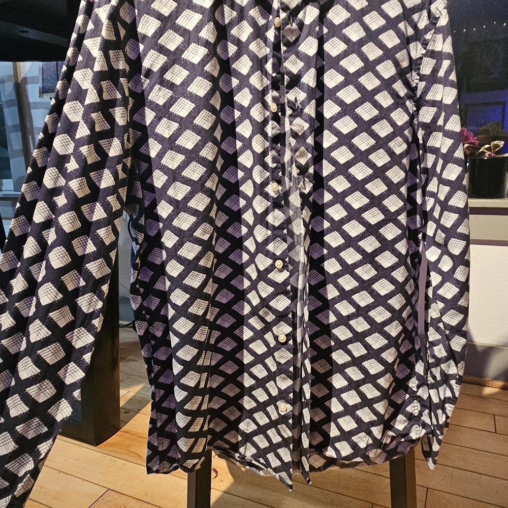 H&M Men's Blue and White Patterned Shirt Button Up